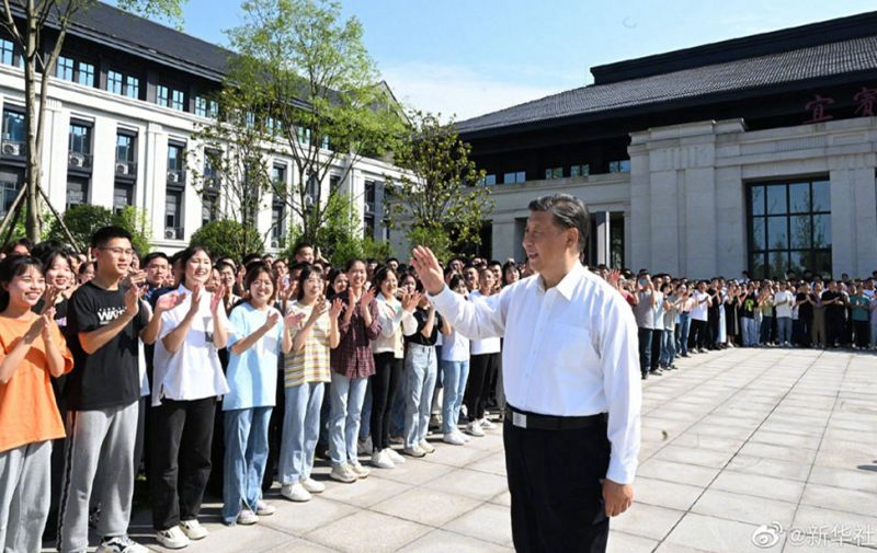 “让人民群众奔着更好的日子去”——习近平总书记考察四川纪实